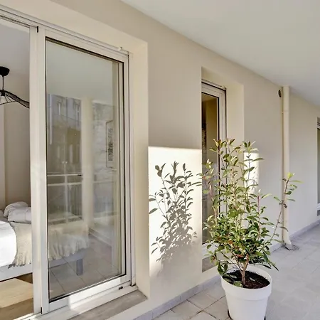 Le Bienheureux Beau T2 En Plein Centre Avec Grande Terrasse Apartmán Bordeaux